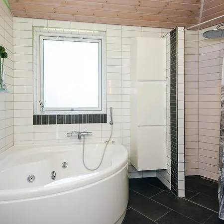 بيت للعطل 6 Person In