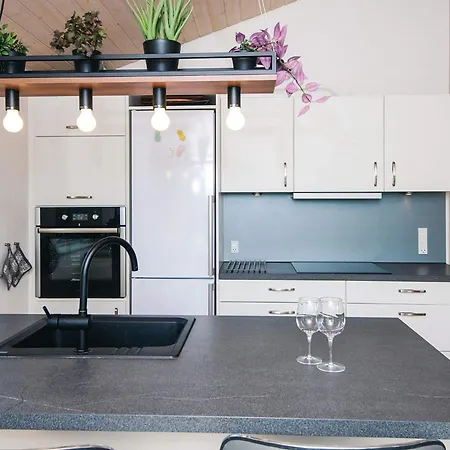 بيت للعطل 6 Person In Tarm